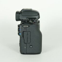 Canon EOS Kiss M Canon EOS Kiss M