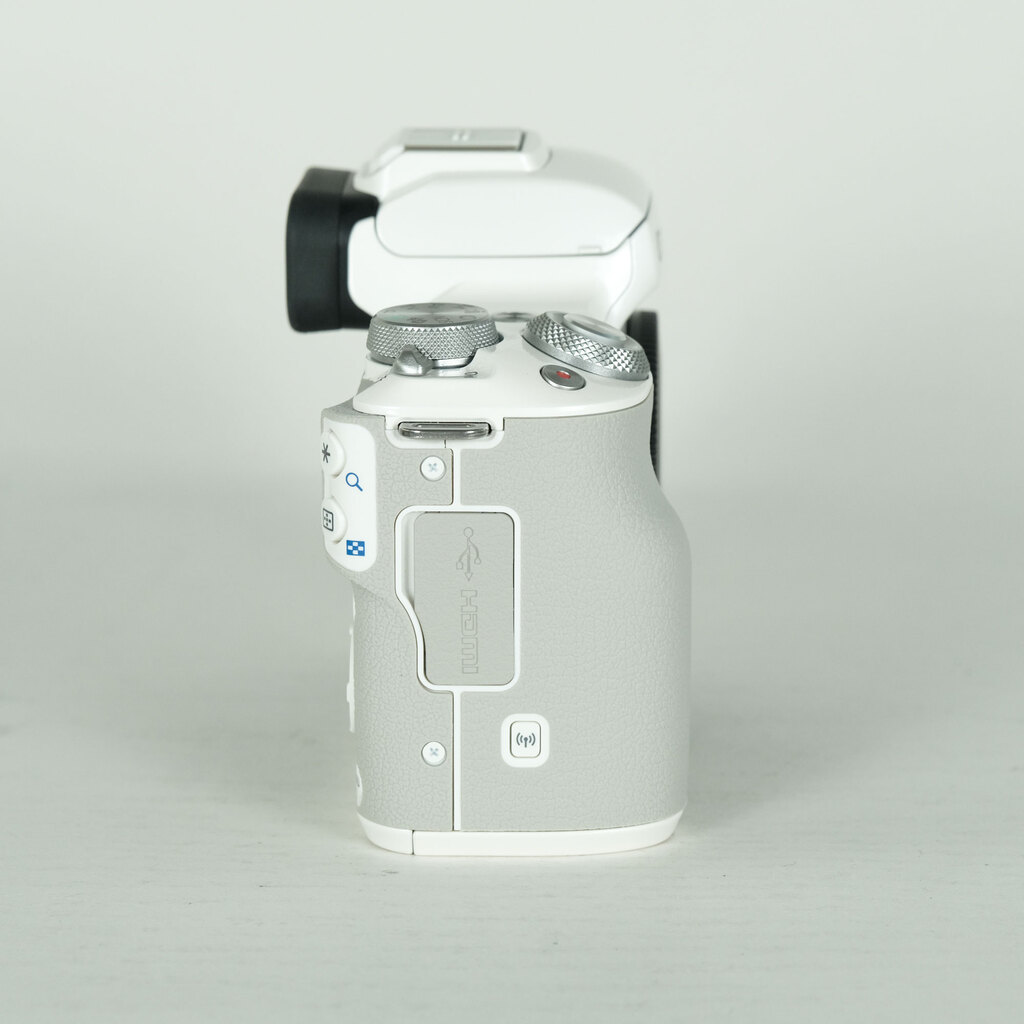 Canon EOS Kiss M