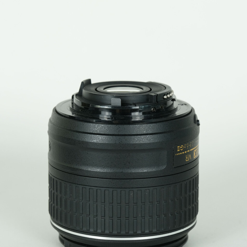 Nikon AF-S DX NIKKOR 18-55mm f3.5-5.6G VR II Nikon AF-S DX NIKKOR 18-55mm f3.5-5.6G VR II