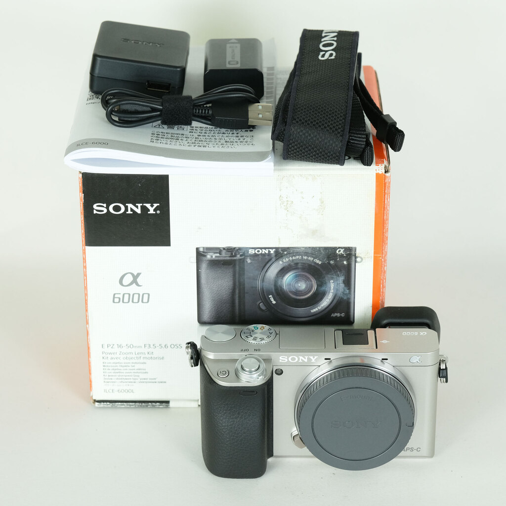 SONY α6000(ILCE-6000) SONY α6000(ILCE-6000)
