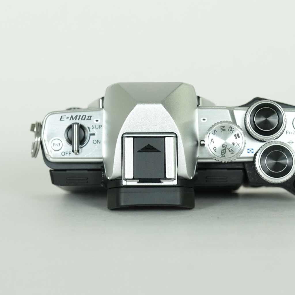 OLYMPUS OM-D E-M10 Mark II