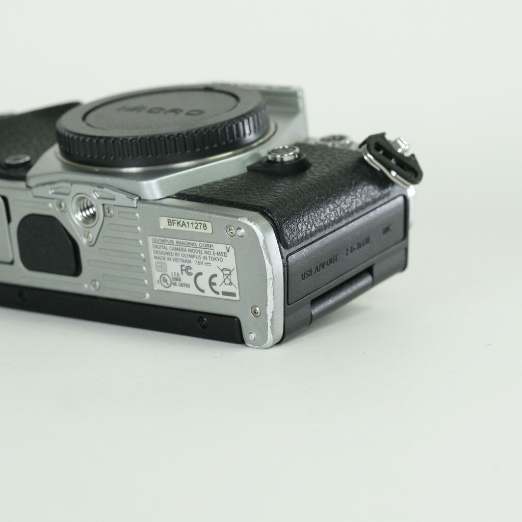 OLYMPUS OM-D E-M5 Mark II