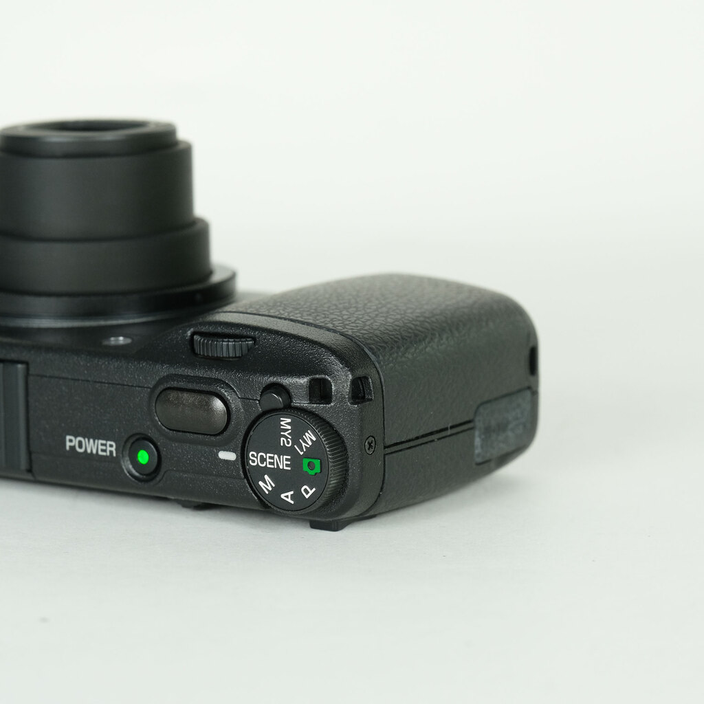RICOH GR DIGITAL IIの出品 | ONE SCENE（ワンシーン）