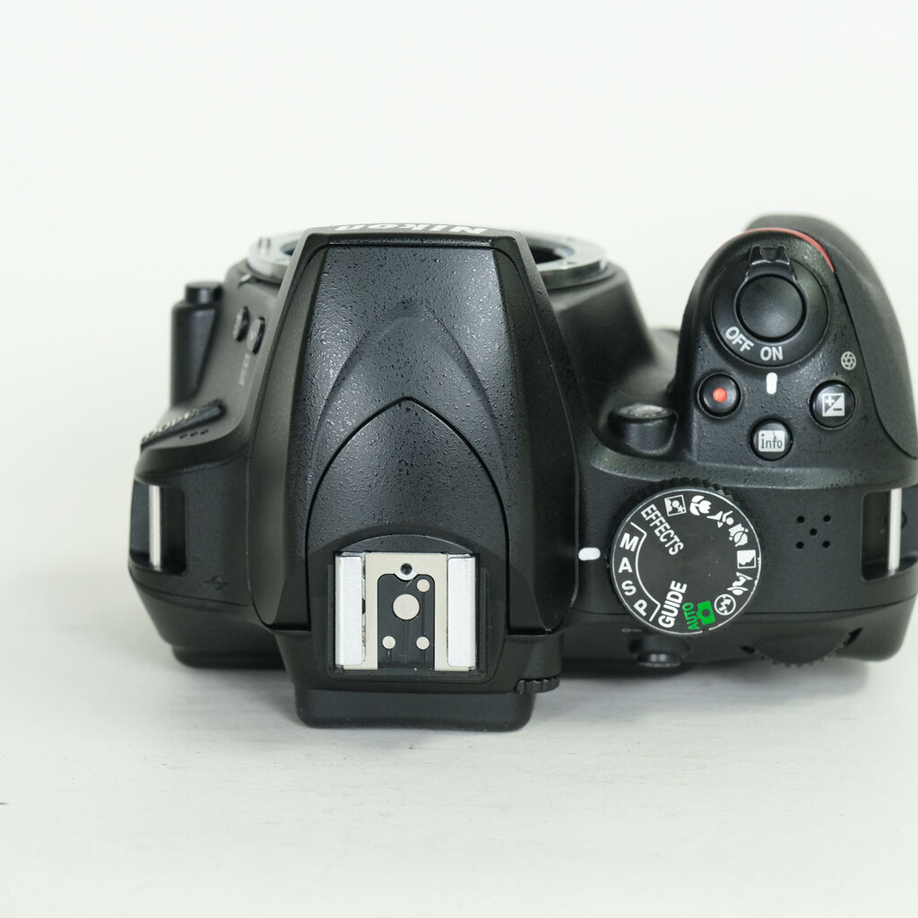 Nikon D3400
