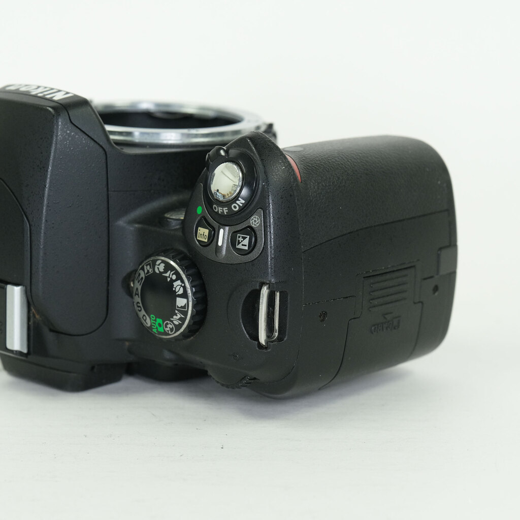 Nikon D40 ブラックボディ