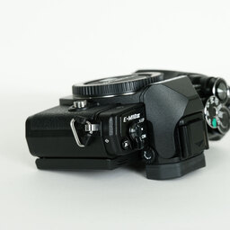 OLYMPUS OM-D E-M10 Mark III