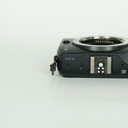 Canon EOS M ボディ ブラック Canon EOS M ボディ ブラック