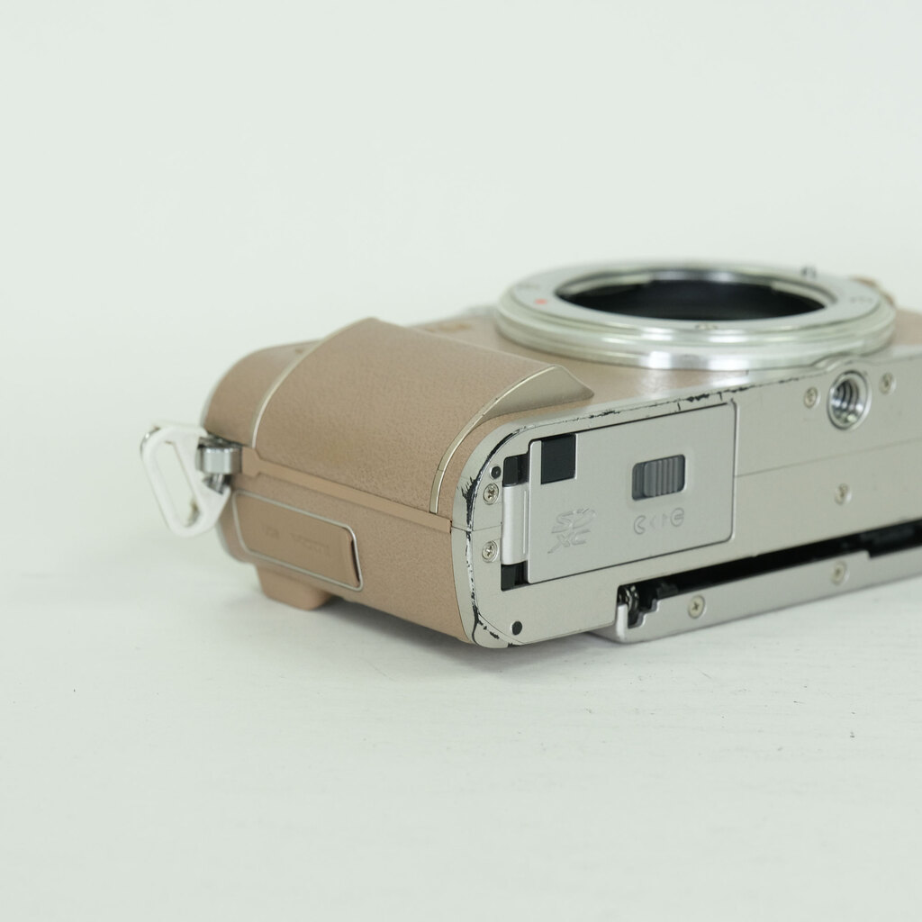 OLYMPUS PEN E-PL10