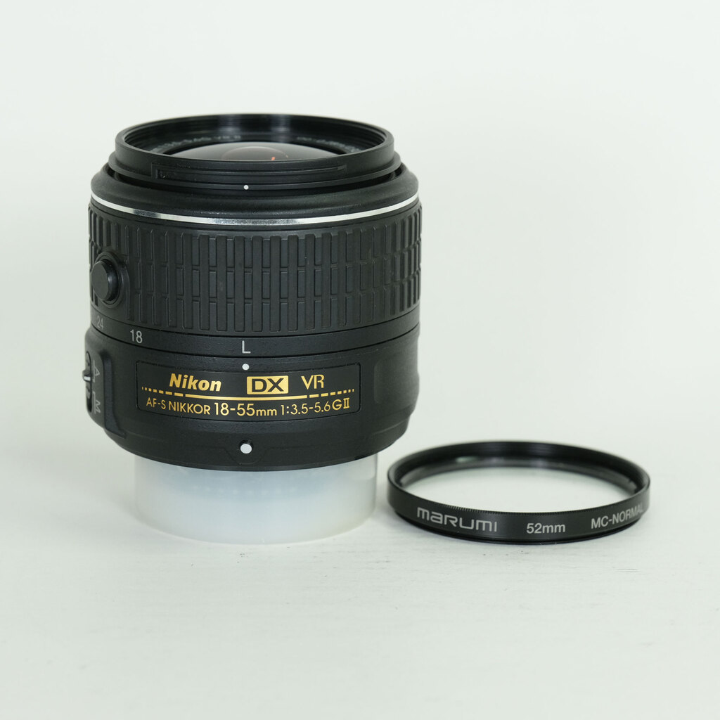 Nikon AF-S DX NIKKOR 18-55mm f3.5-5.6G VR II Nikon AF-S DX NIKKOR 18-55mm f3.5-5.6G VR II
