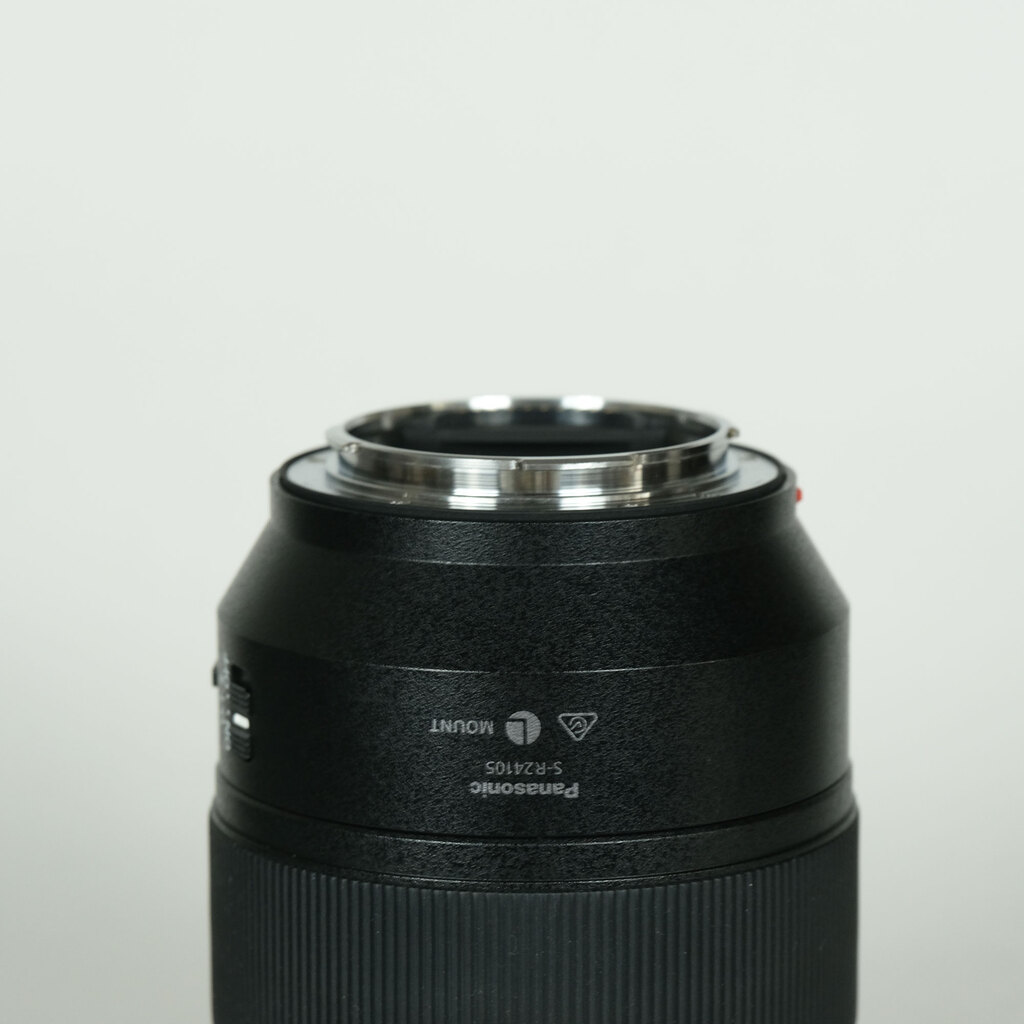 Panasonic LUMIX S 24-105mm F4 MACRO O.I.S.