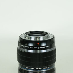 OLYMPUS M.ZUIKO DIGITAL ED 8mm F1.8 Fisheye PRO