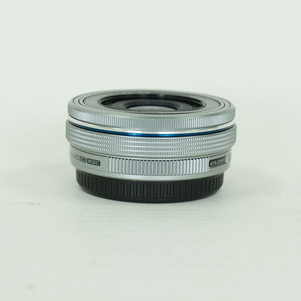 OLYMPUS M.ZUIKO DIGITAL ED 14-42mm F3.5-5.6 EZ シルバー