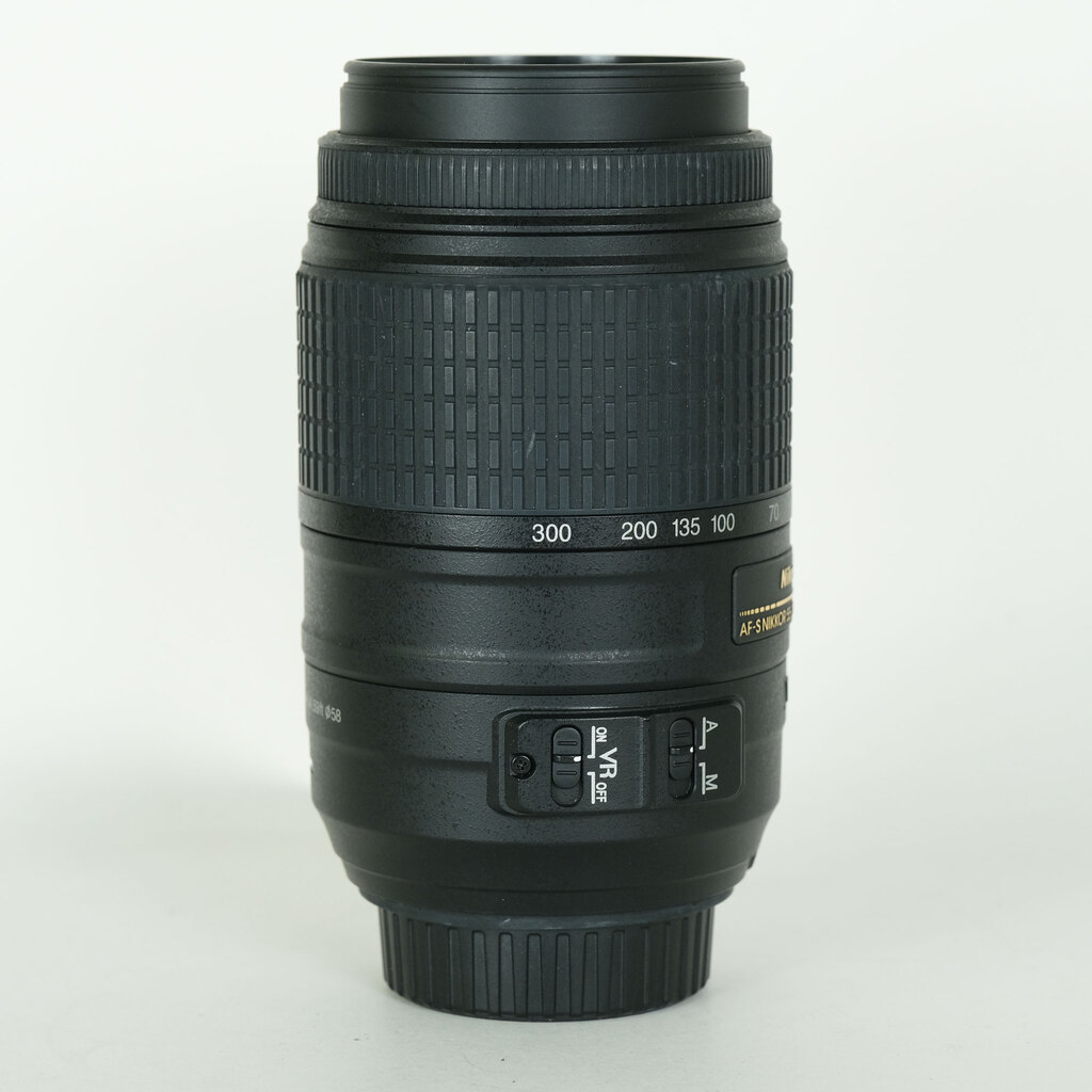 Nikon AF-S DX NIKKOR 55-300mm F4.5-5.6G ED VR Nikon AF-S DX NIKKOR 55-300mm F4.5-5.6G ED VR