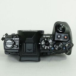 OLYMPUS OM-D E-M1 Mark II