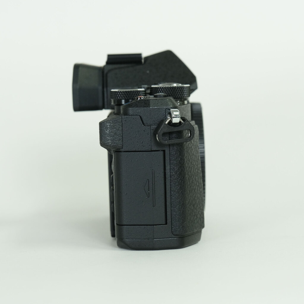 OLYMPUS OM-D E-M5 Mark II