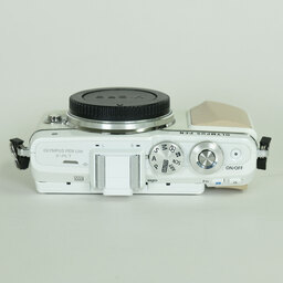 OLYMPUS PEN Lite E-PL7 ボディ ホワイト