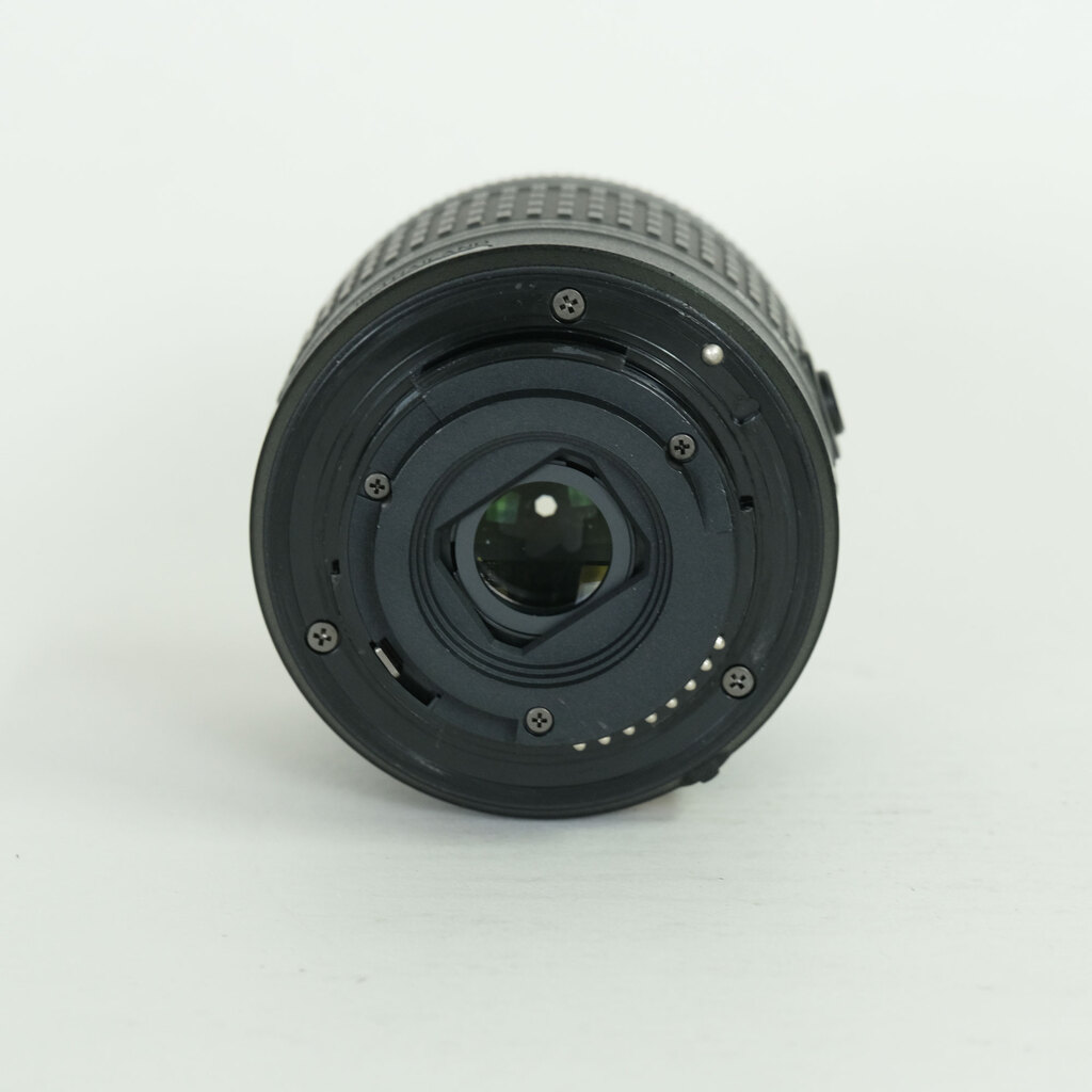 Nikon AF-P DX NIKKOR 18-55mm F3.5-5.6G VR Nikon AF-P DX NIKKOR 18-55mm F3.5-5.6G VR