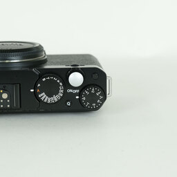 FUJIFILM X-E4