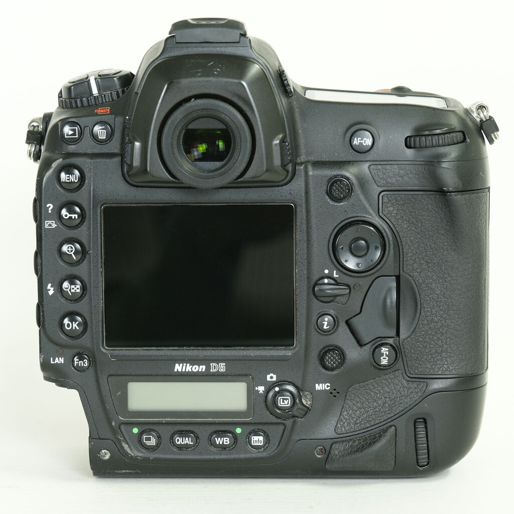 Nikon D5