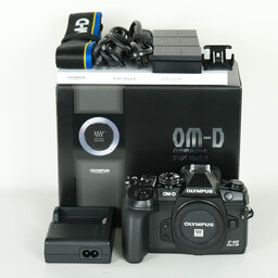 OLYMPUS OM-D E-M1 Mark III