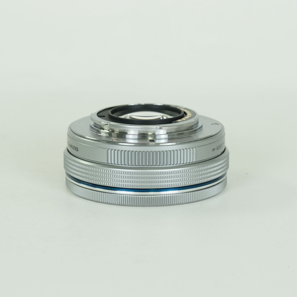 OLYMPUS M.ZUIKO DIGITAL ED 14-42mm F3.5-5.6 EZ シルバー OLYMPUS M.ZUIKO DIGITAL ED 14-42mm F3.5-5.6 EZ シルバー