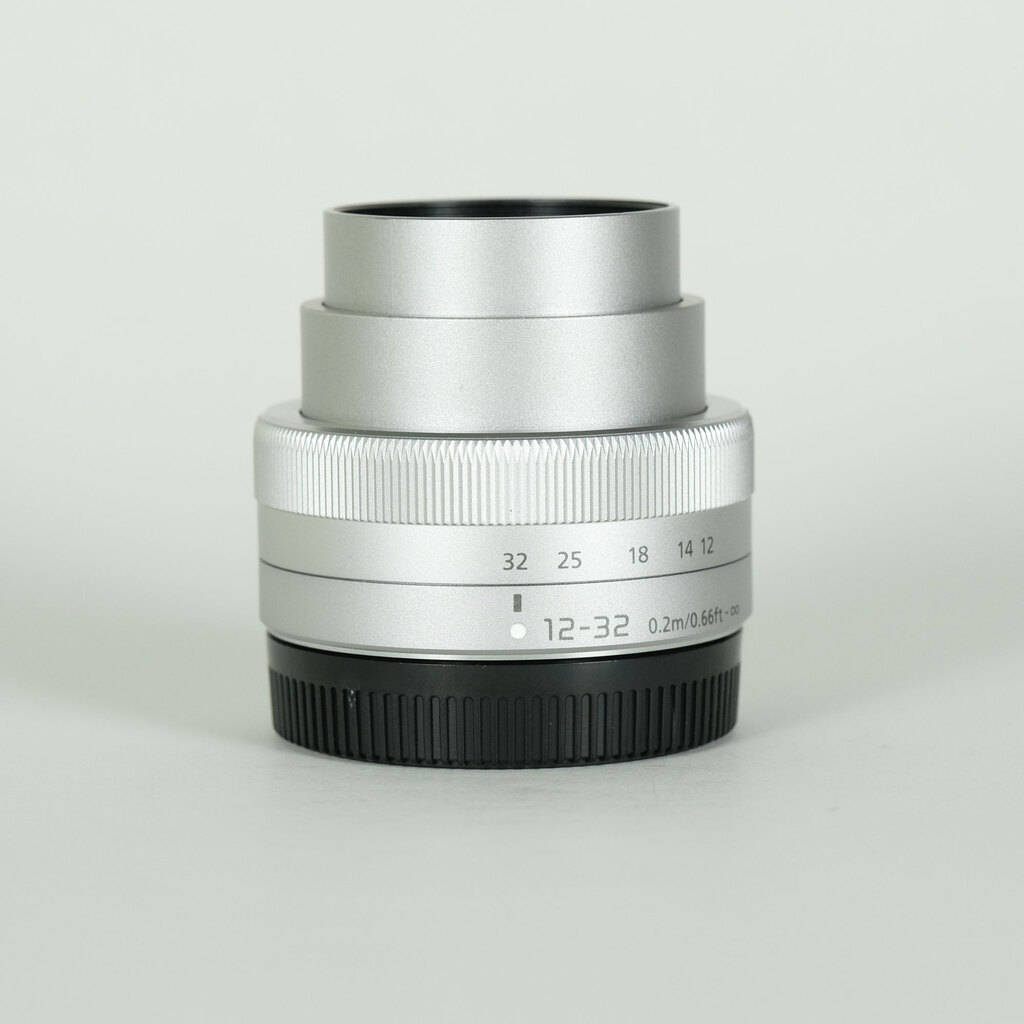 Panasonic LUMIX G VARIO 12-32mm / F3.5-5.6 ASPH. / MEGA O.I.S.の