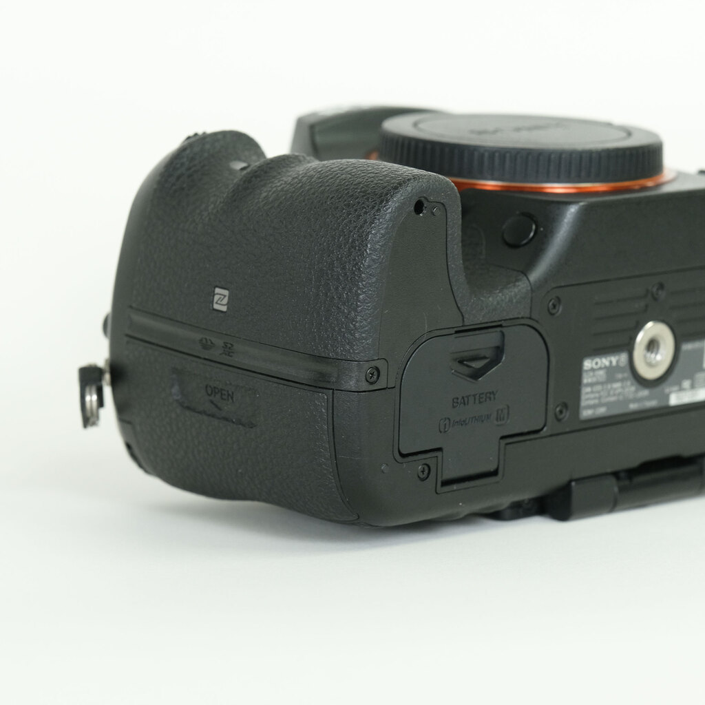 SONY α99II（ILCA-99M2）