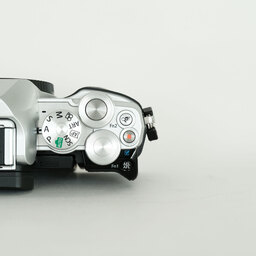 OLYMPUS OM-D E-M10 Mark III