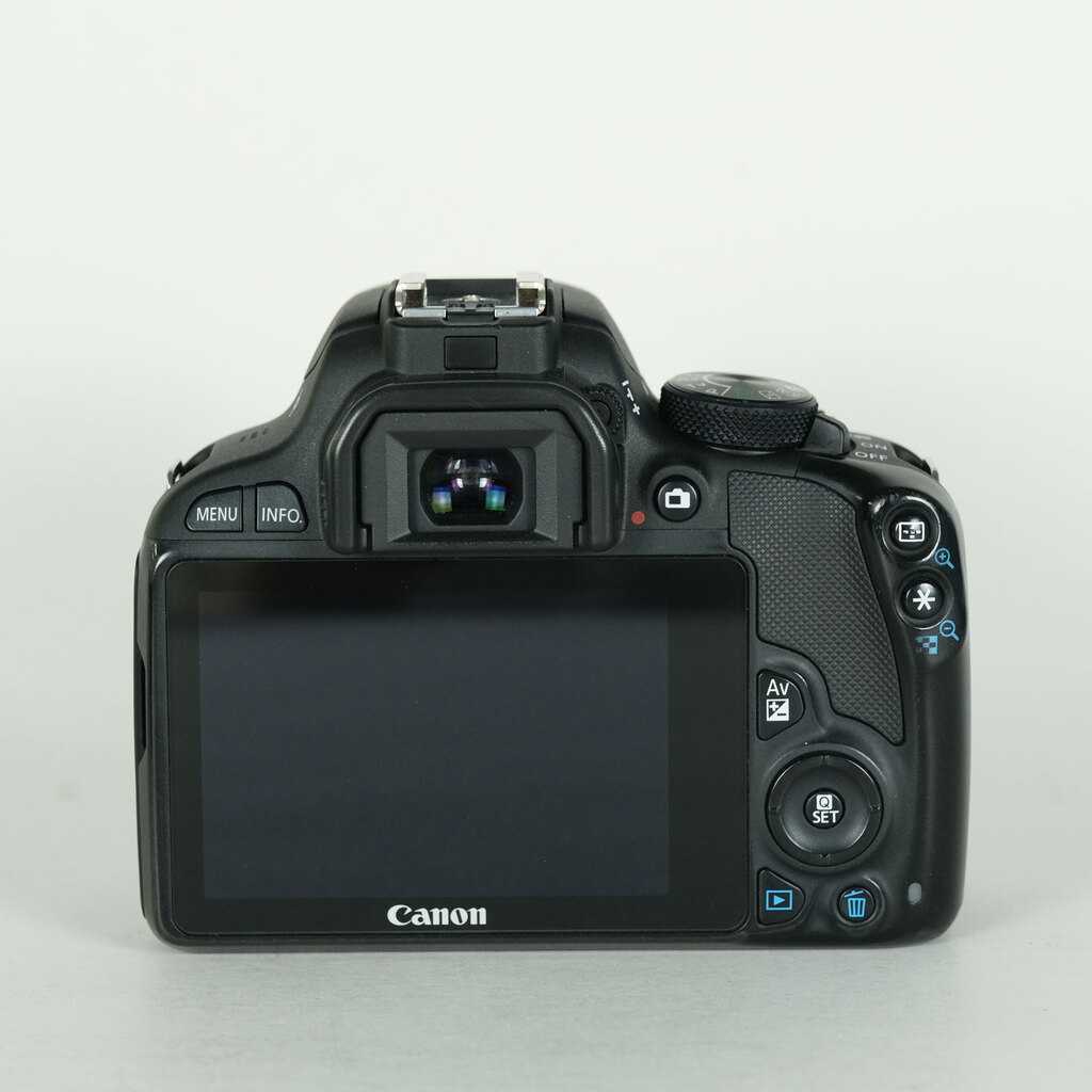 Canon EOS Kiss X7