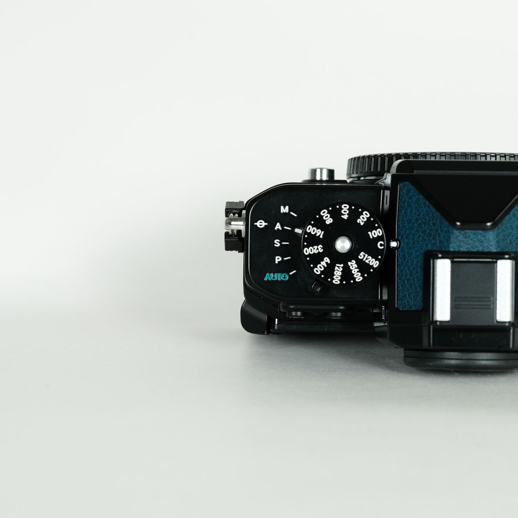 Nikon Z f プレミアムエクステリア張替済み   ［プレミアムエクステリア張替キャンペーン・皮革換装品］