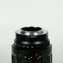 Voigtlander MACRO APO-LANTHAR 110mm F2.5 E-mount(ソニーE用) Voigtlander MACRO APO-LANTHAR 110mm F2.5 E-mount(ソニーE用)