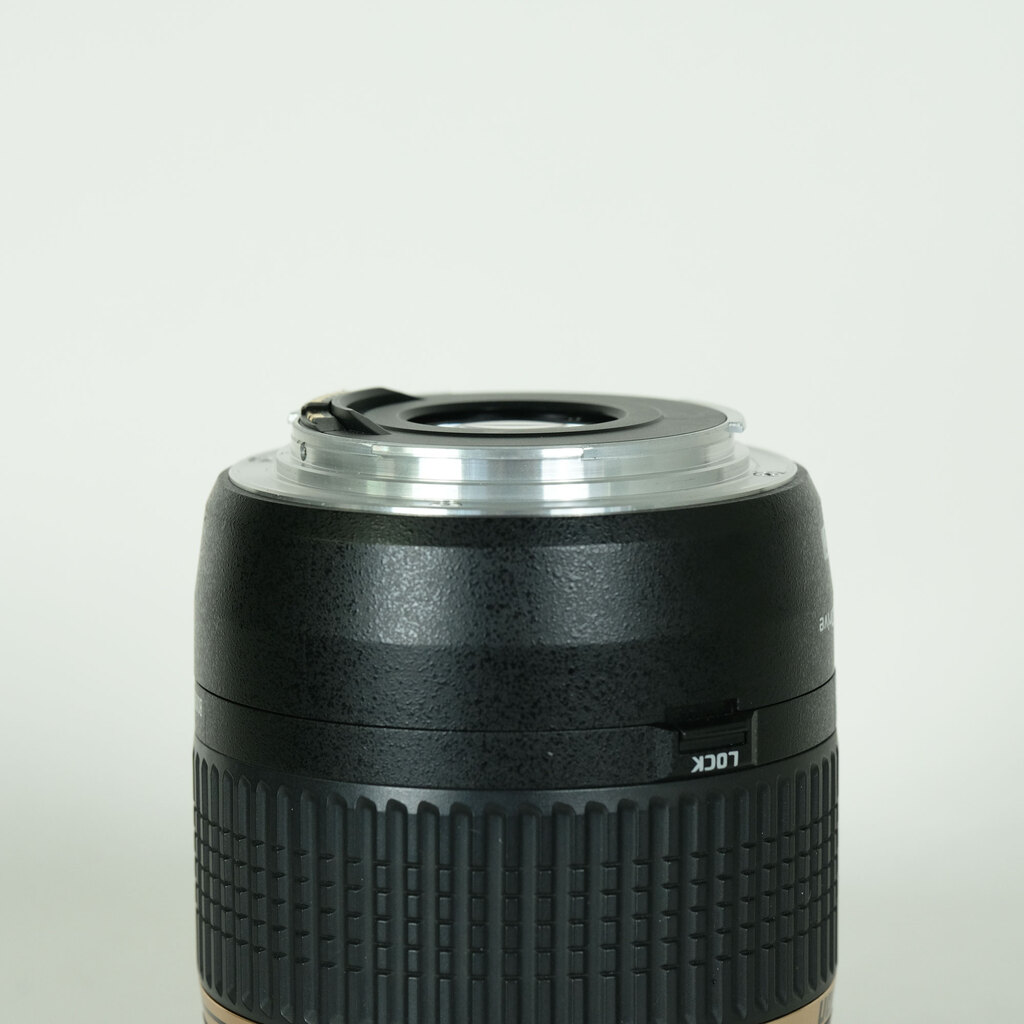 TAMRON 18-270mm F3.5-6.3 DiII VC PZD/Model B008E（キヤノンEF用）