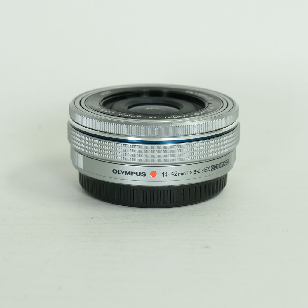 OLYMPUS M.ZUIKO DIGITAL ED 14-42mm F3.5-5.6 EZ シルバー