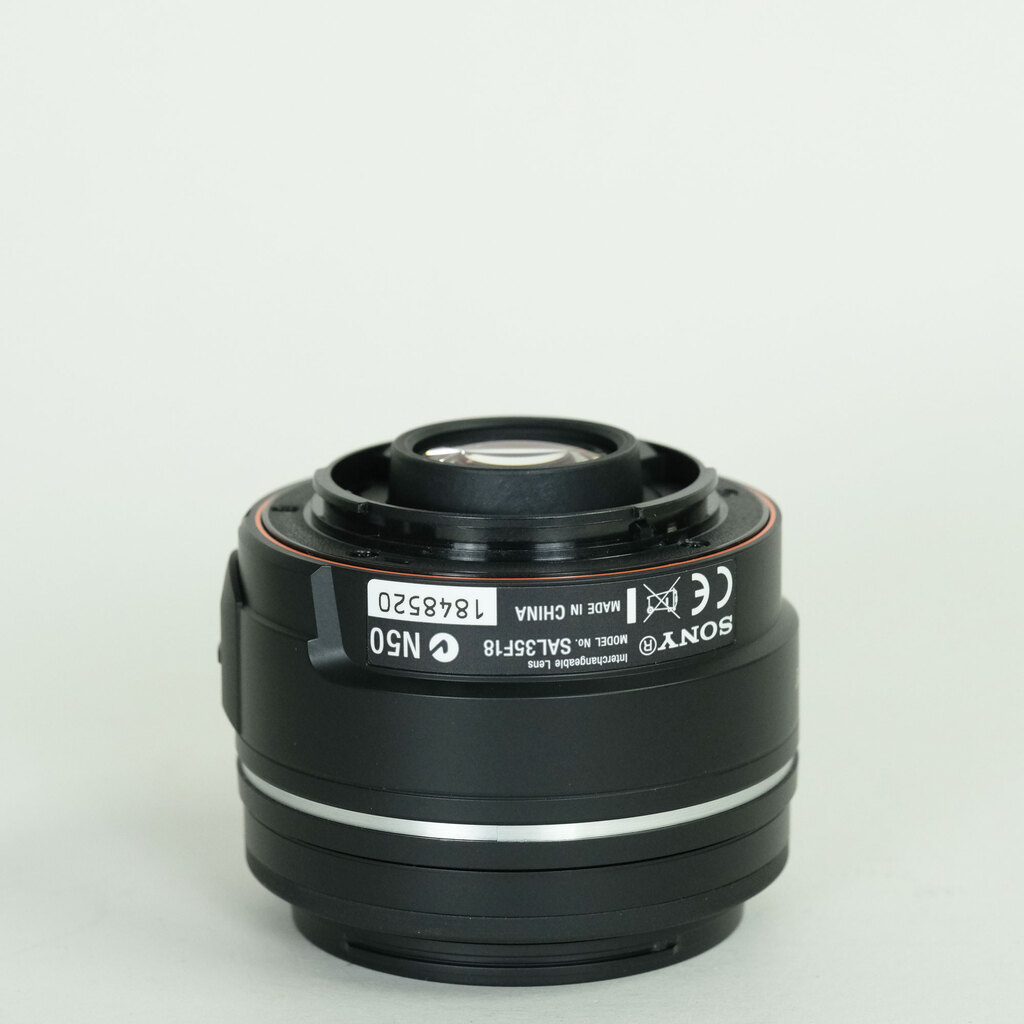 SONY DT 35mm F1.8 SAM SAL35F18