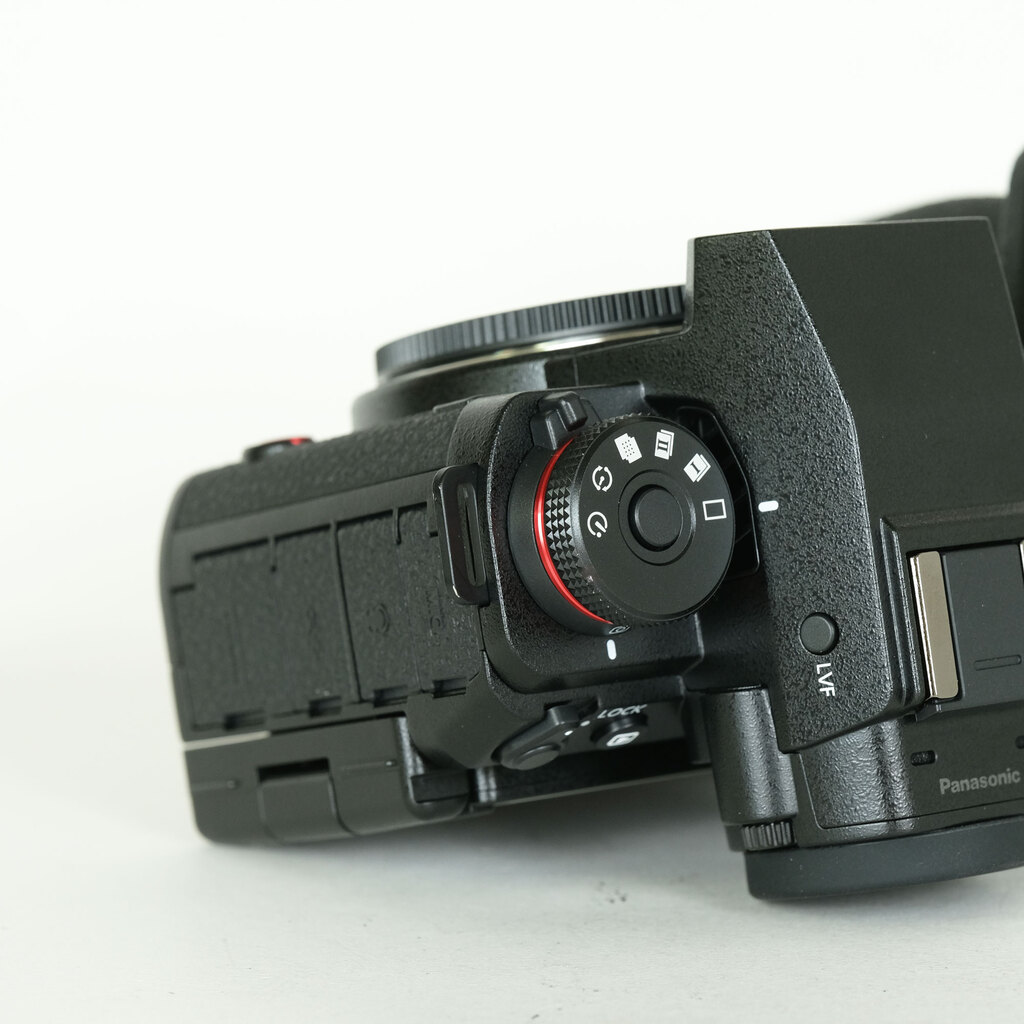 Panasonic LUMIX DC-S1M2ES ボディ