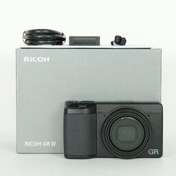 RICOH GR IV RICOH GR IV