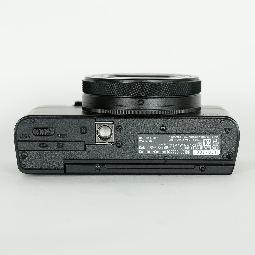 SONY Cyber-shot DSC-RX100M7