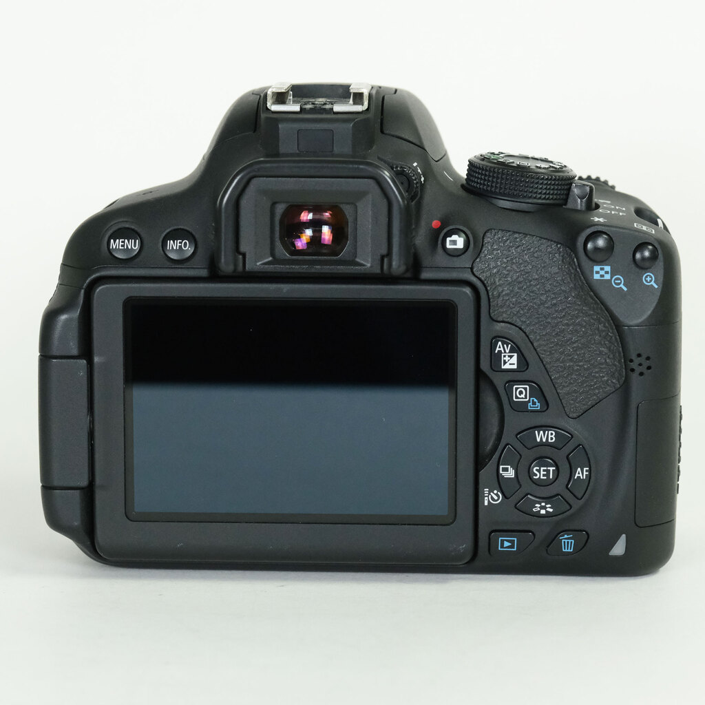 Canon EOS Kiss X7i