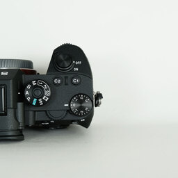 SONY α7R III(ILCE-7RM3) SONY α7R III(ILCE-7RM3)