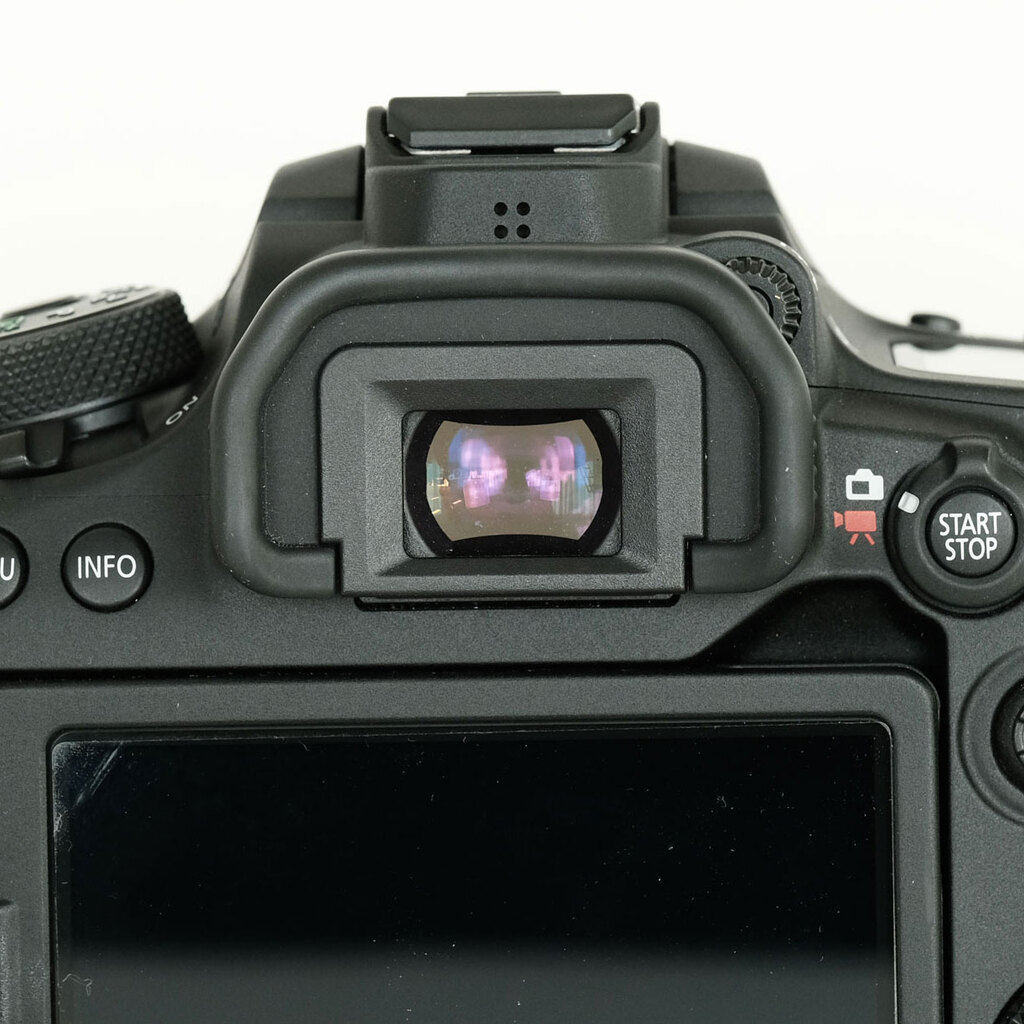Canon EOS 90D