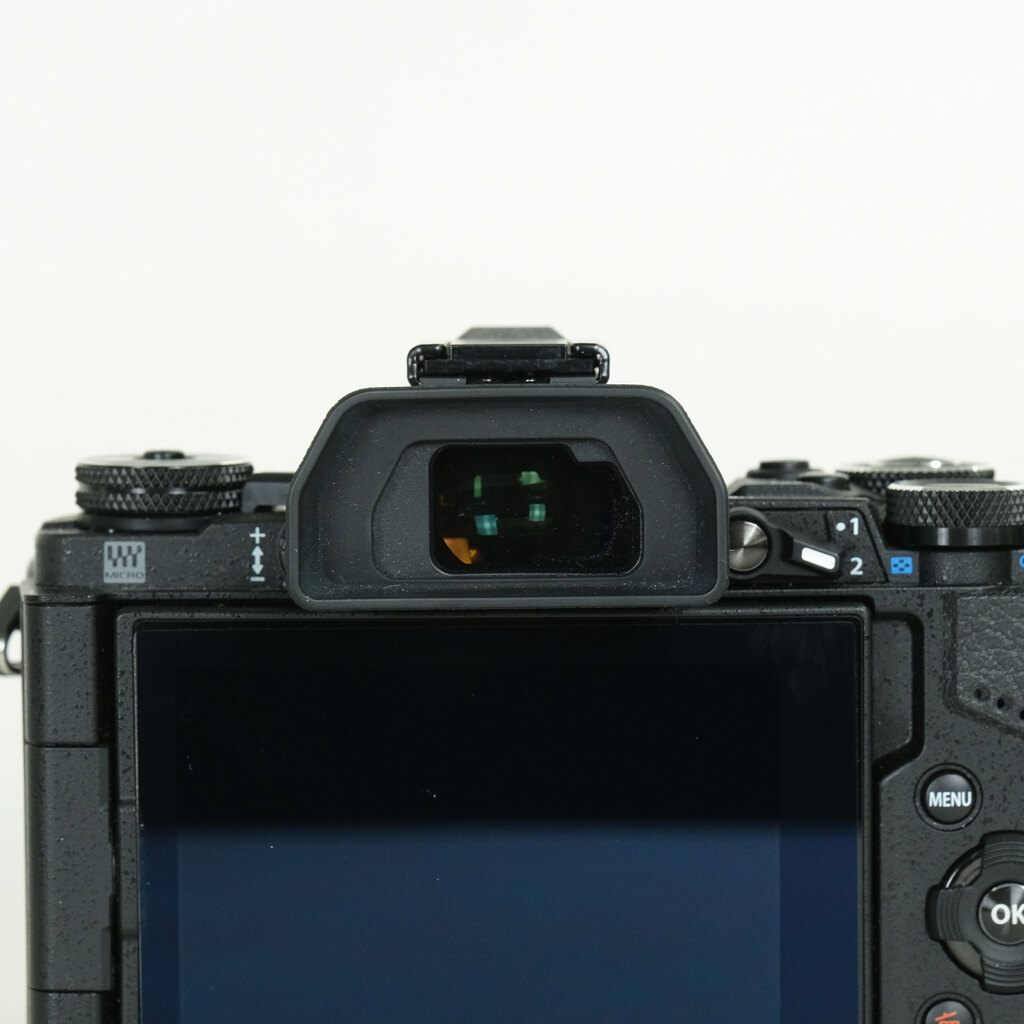 OLYMPUS OM-D E-M5 Mark II
