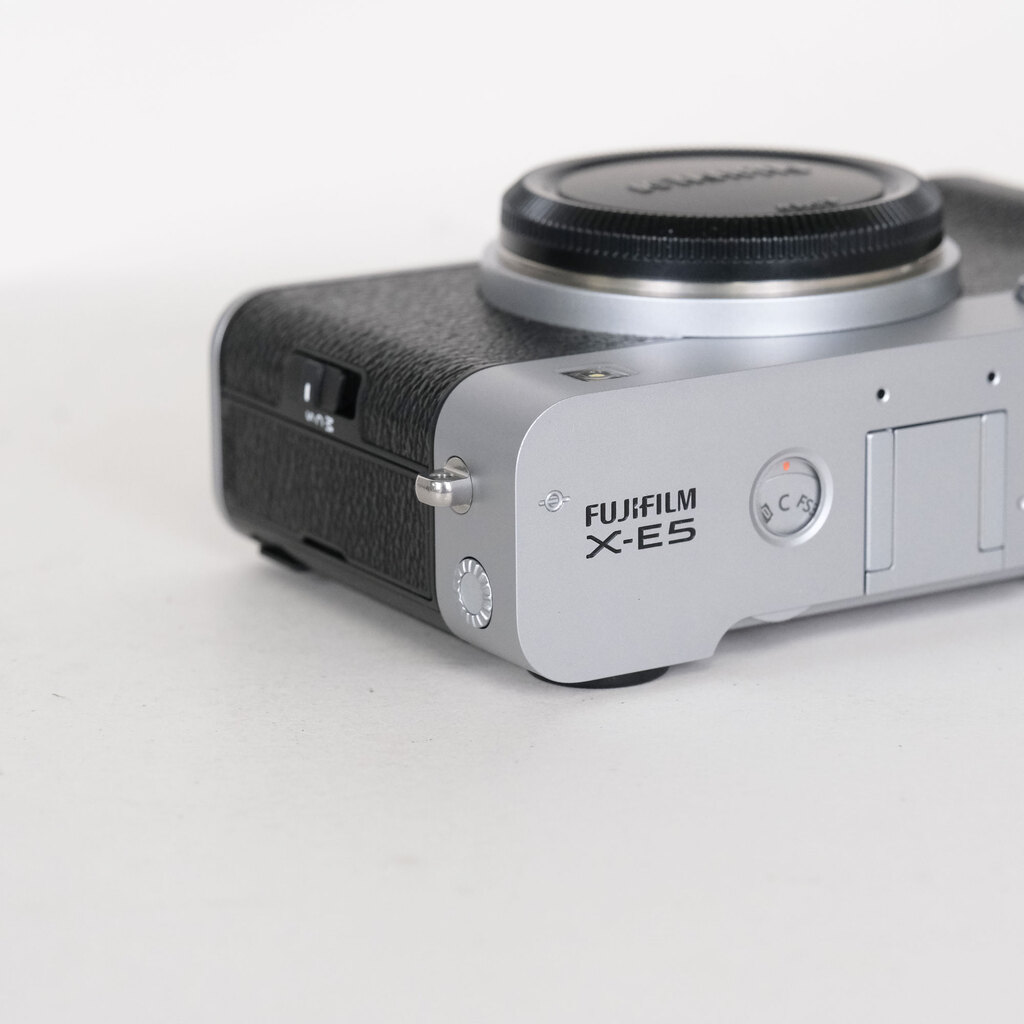 FUJIFILM X-E5