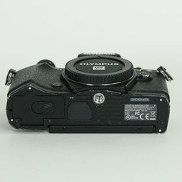 OLYMPUS OM-D E-M5 Mark II