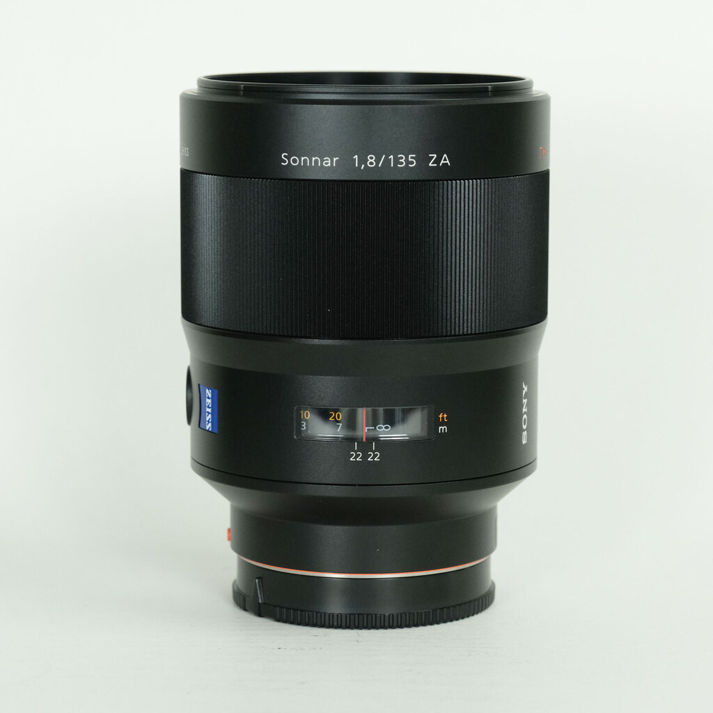 SONY Sonnar T* 135mm F1.8 ZA SAL135F18Z