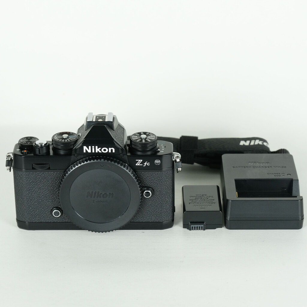 Nikon Z fc [�{�f�B �u���b�N]