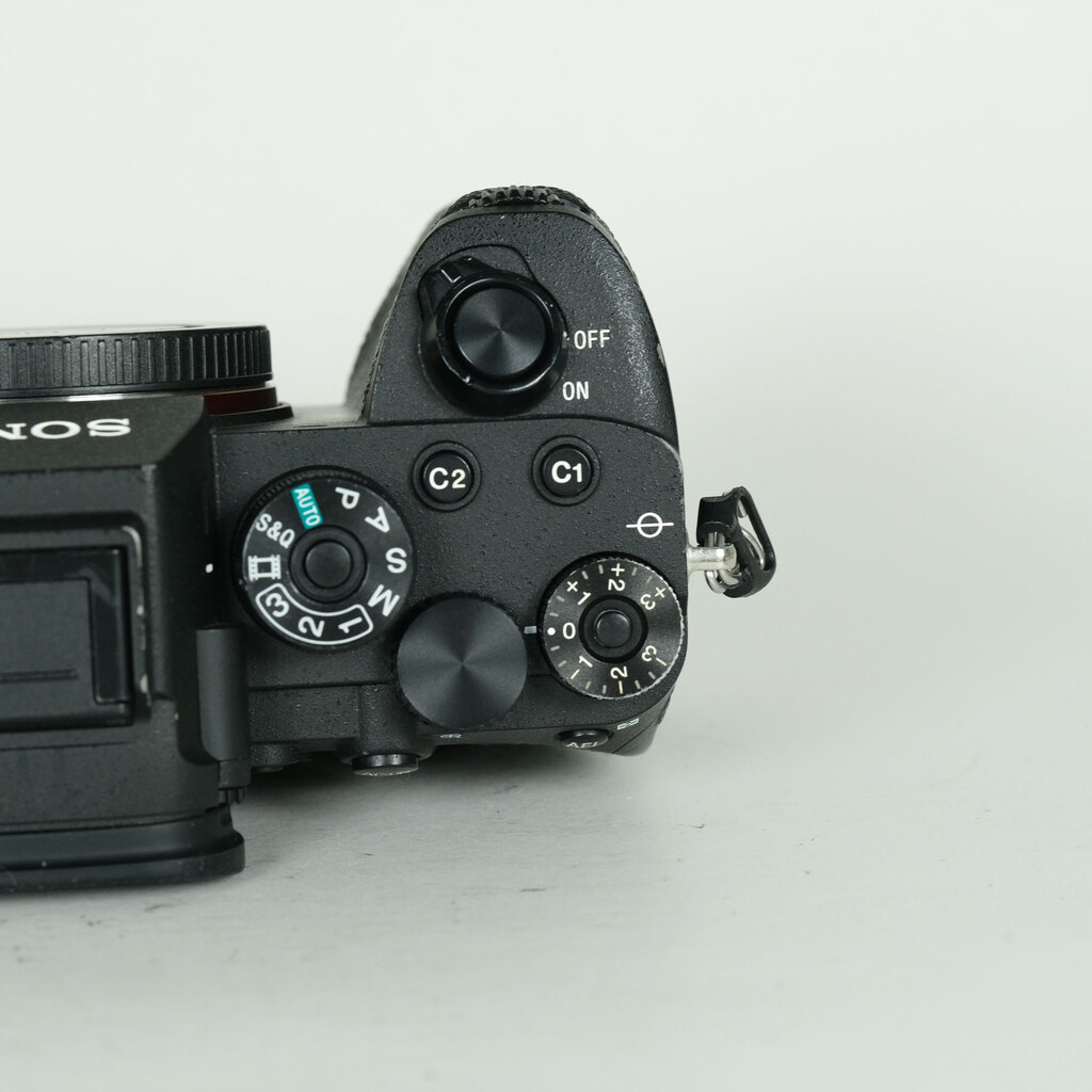 SONY α9II ILCE-9M2 ミラーレス一眼カメラ ソニー ジャンク SONY α9 II（ILCE-9M2）の出品 | ONE SCENE（ワンシーン）