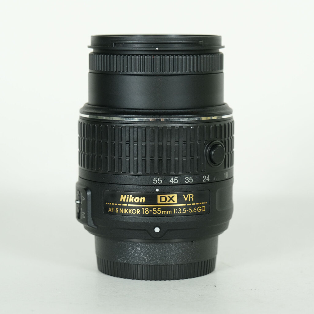 Nikon AF-S DX NIKKOR 18-55mm f3.5-5.6G VR IIの出品 | ONE SCENE