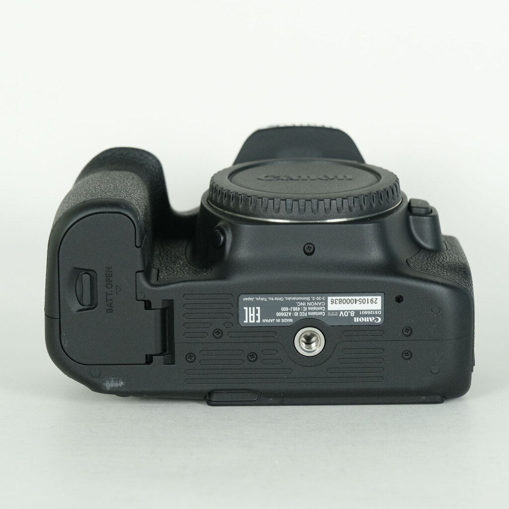 Canon EOS 90D