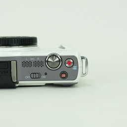 Panasonic LUMIX DMC-GF2-K ボディ ホワイト Panasonic LUMIX DMC-GF2-K ボディ ホワイト