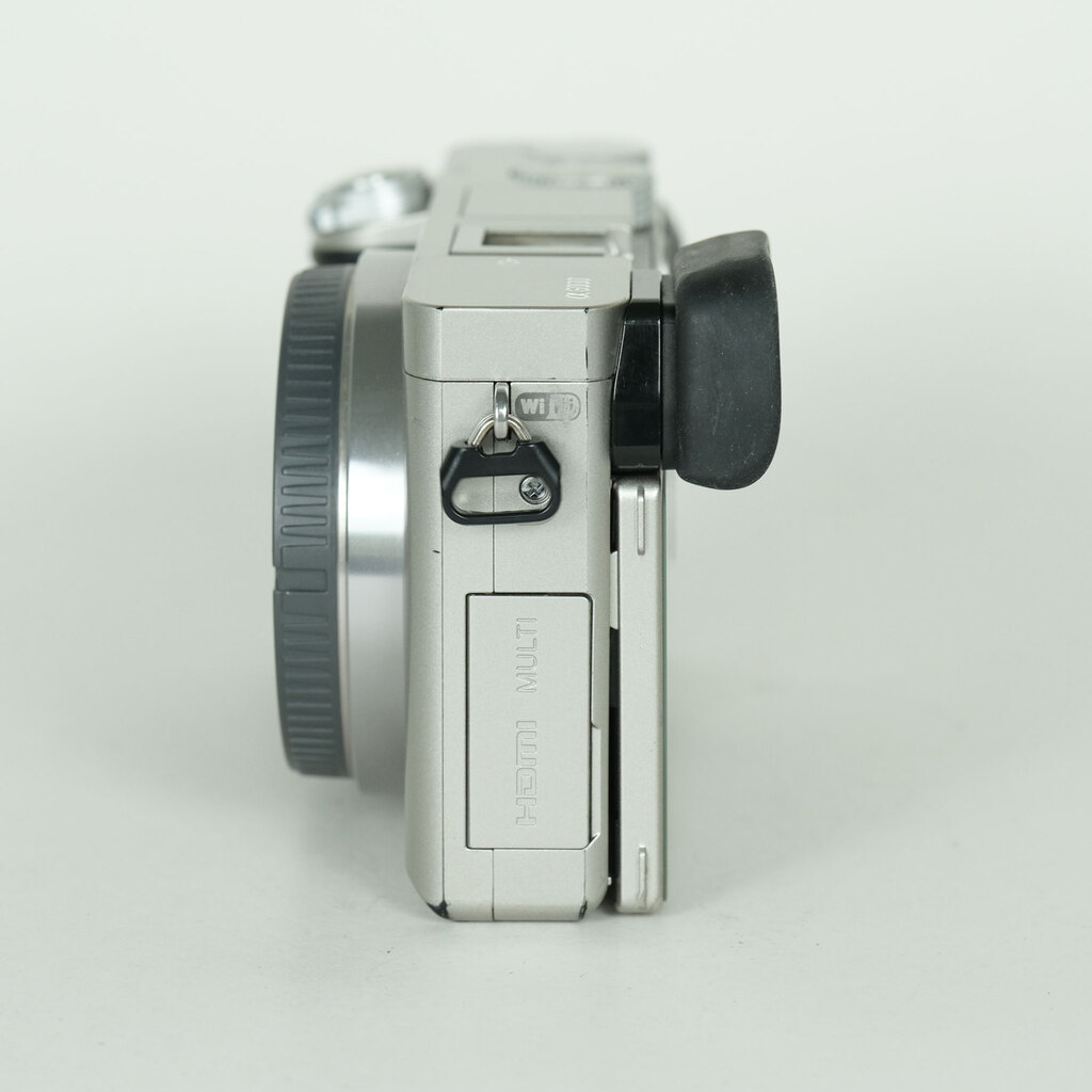 SONY α6000(ILCE-6000) SONY α6000(ILCE-6000)
